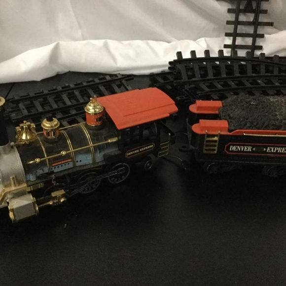 1986 Denver express train with tracks - Picture 4 of 4